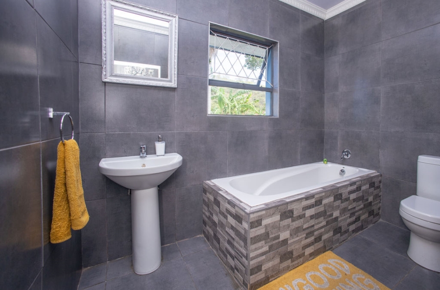 4 Bedroom Property for Sale in Abbotsford Eastern Cape